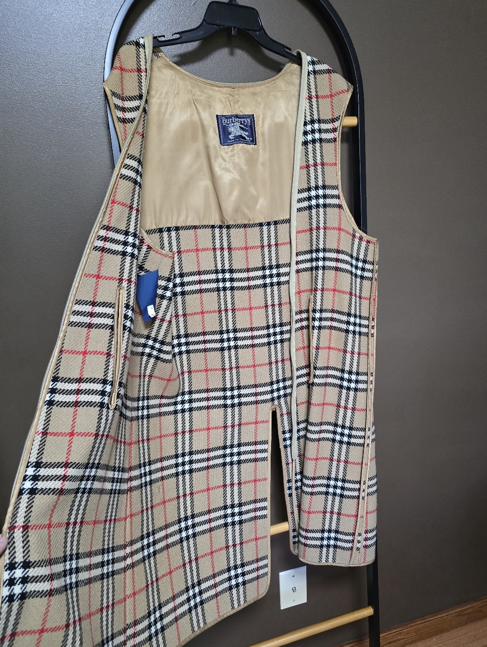 Burberry Beige Nova Check Sleeveless Long Vest/Liner With Zipper - Picture 3 of 11
